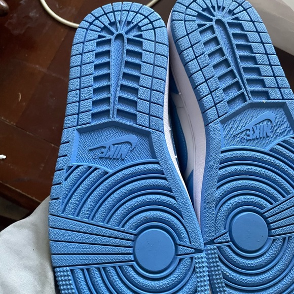 Brand new UNC Jordan 1 Low - Picture 2 of 7